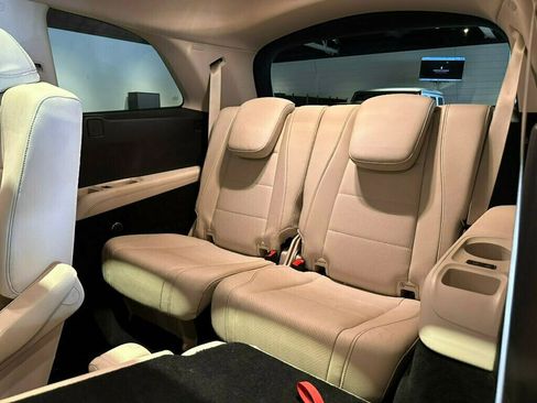 Used 2024 Mercedes-Benz GLS 450 4MATIC image 22