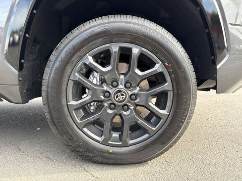 New 2026 Toyota Tundra Platinum image 7