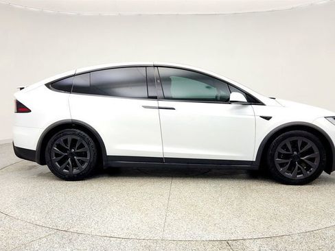 Used 2024 Tesla Model X image 4