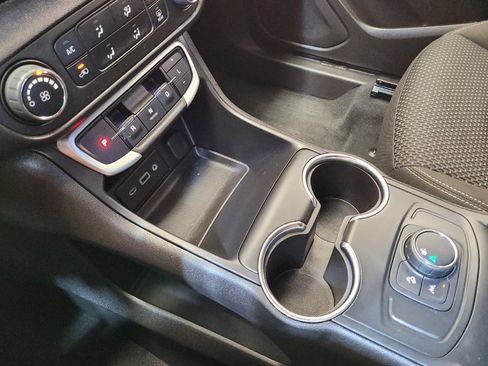 Used 2023 GMC Terrain SLE FWD image 26