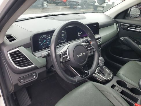 Used 2024 Kia Seltos SX w/ SX Sunroof Package image 14