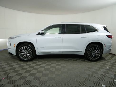 New 2026 Buick Enclave Avenir image 6