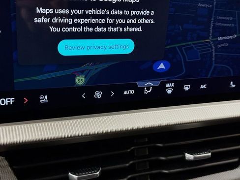 Used 2025 Ford Explorer ST-Line w/ ST-Line Street Pack image 16