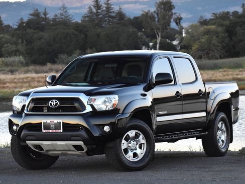 Used 2015 Toyota Tacoma 4x4 Double Cab w/ TRD Off-Road Package image 6