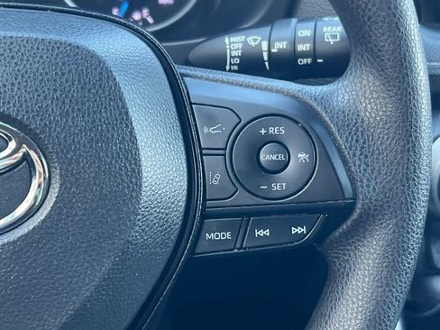 Certified 2022 Toyota RAV4 XLE AWD/4WD image 27
