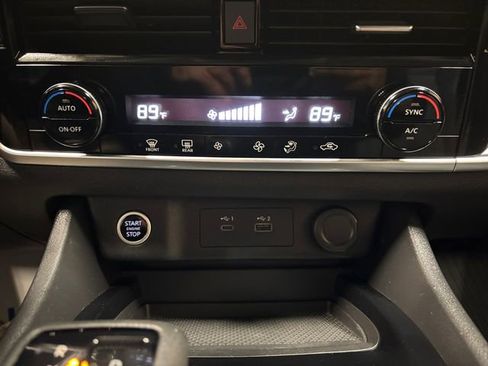 Certified 2021 Nissan Rogue SV image 20