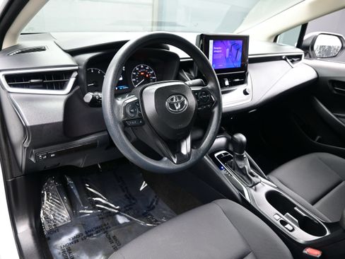 Used 2024 Toyota Corolla LE FWD image 11