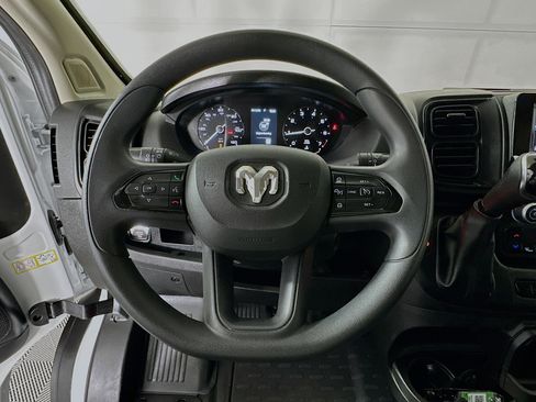 Used 2025 RAM ProMaster 2500 w/ Convenience Group image 15