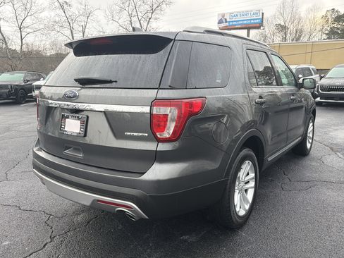 Used 2016 Ford Explorer XLT w/ Equipment Group 202A image 7
