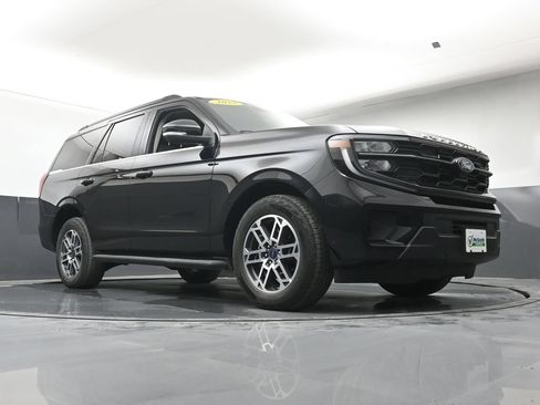 Used 2025 Ford Expedition Active AWD/4WD image 27