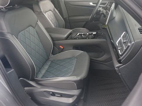 Used 2024 Volkswagen Atlas Cross Sport SEL Premium R-Line image 23