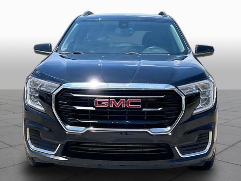 Used 2022 GMC Terrain SLE w/ Driver Convenience Package FWD image 4