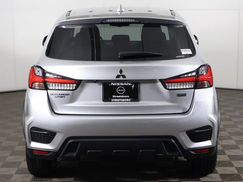 Used 2024 Mitsubishi Outlander Sport LE image 9