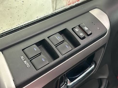 Used 2018 Toyota 4Runner Limited AWD/4WD image 18