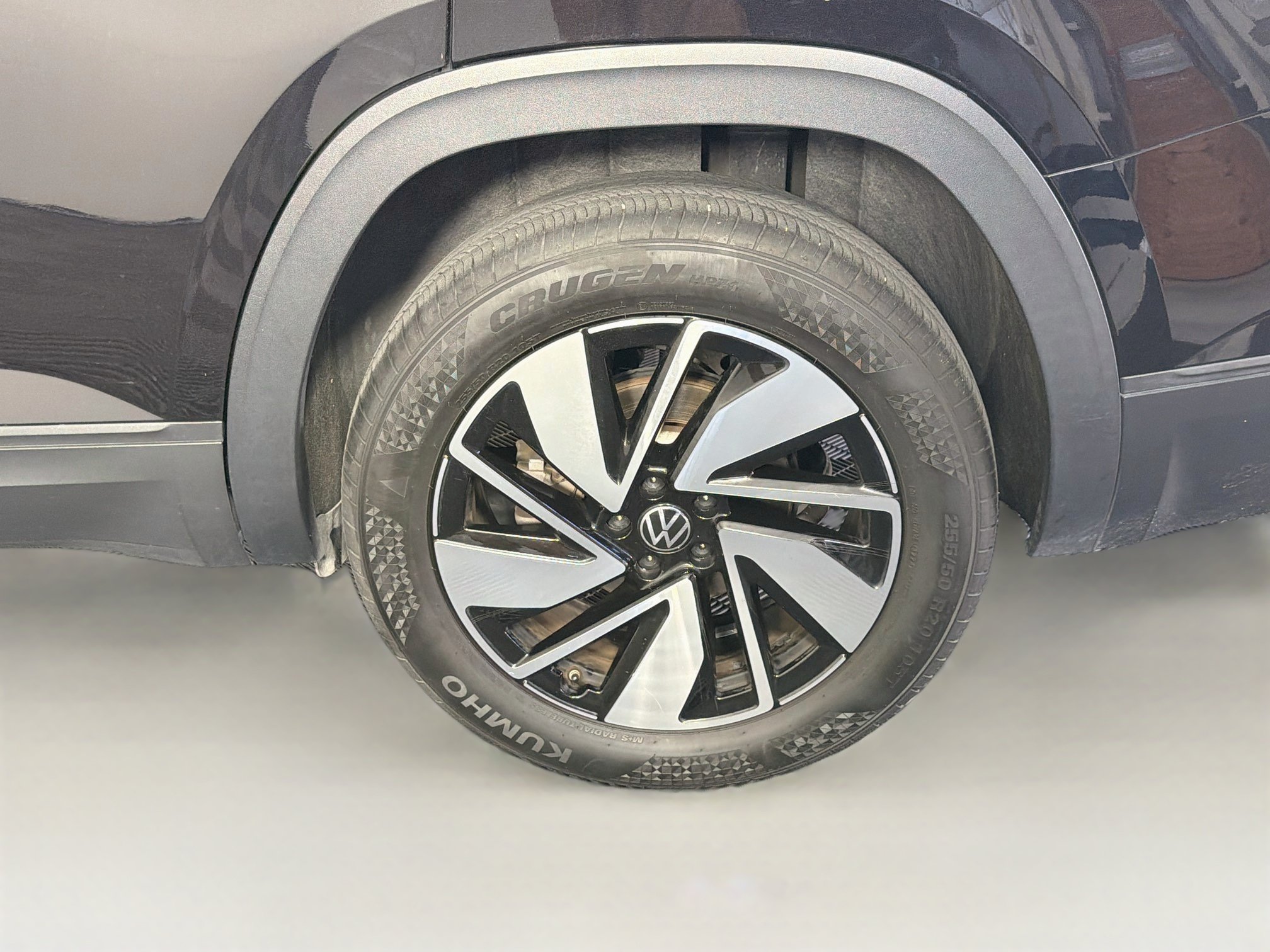Used 2025 Volkswagen Atlas SE FWD image 11