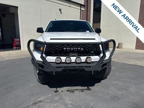 Used 2017 Toyota Tundra SR5 w/ SR5 Upgrade Package AWD/4WD image 2