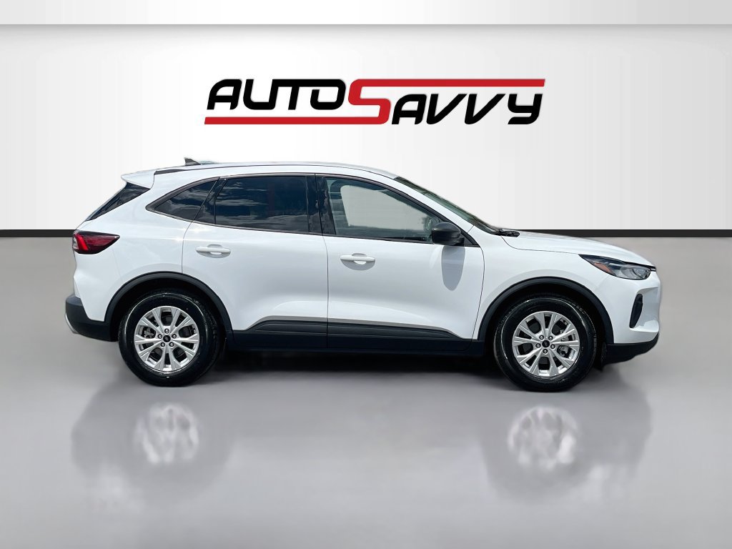 Used 2025 Ford Escape Active w/ Cold Weather Package FWD image 8