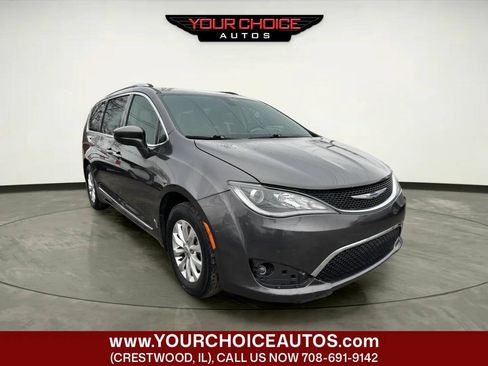 Used 2019 Chrysler Pacifica Touring-L FWD image 7