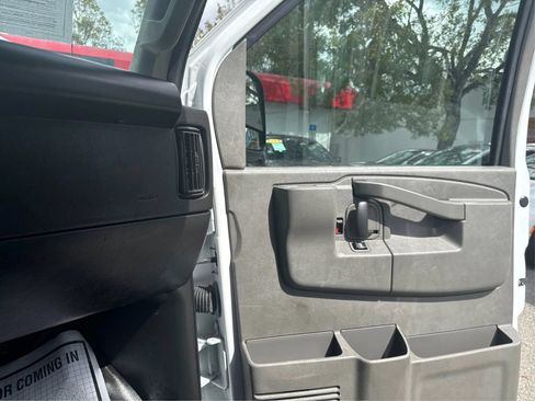 Used 2023 GMC Savana 2500 w/ Driver Convenience Package RWD image 20