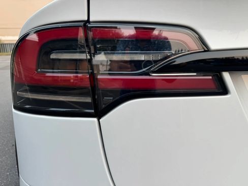 Used 2023 Tesla Model X AWD/4WD image 18