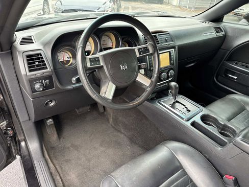 Used 2010 Dodge Challenger SE image 15