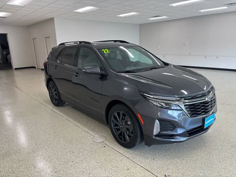 Used 2022 Chevrolet Equinox RS w/ RS Leather Package image 3