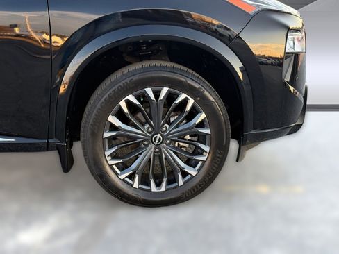 Certified 2024 Nissan Rogue Platinum image 10