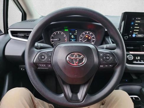 Used 2025 Toyota Corolla LE image 19