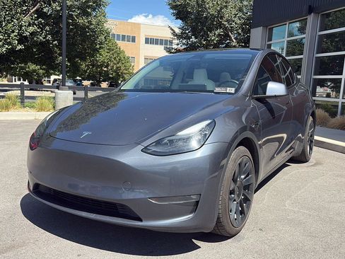 Used 2023 Tesla Model Y Long Range AWD/4WD image 4