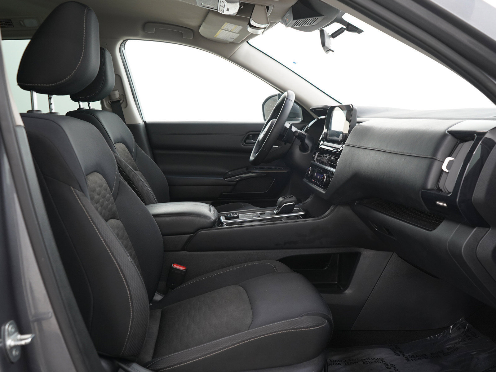 Used 2023 Nissan Pathfinder SV AWD/4WD image 12