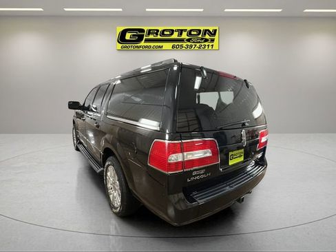 Used 2013 Lincoln Navigator L 4WD image 2