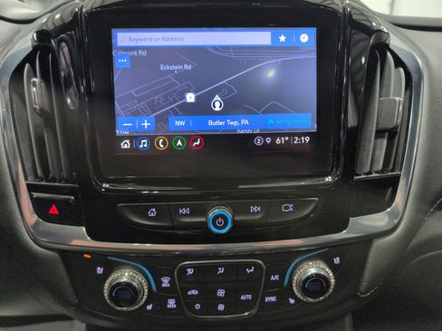 Used 2023 Chevrolet Traverse Premier image 21