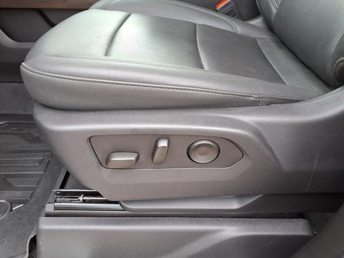 Used 2025 GMC Sierra 2500 SLT w/ SLT Convenience Package image 25