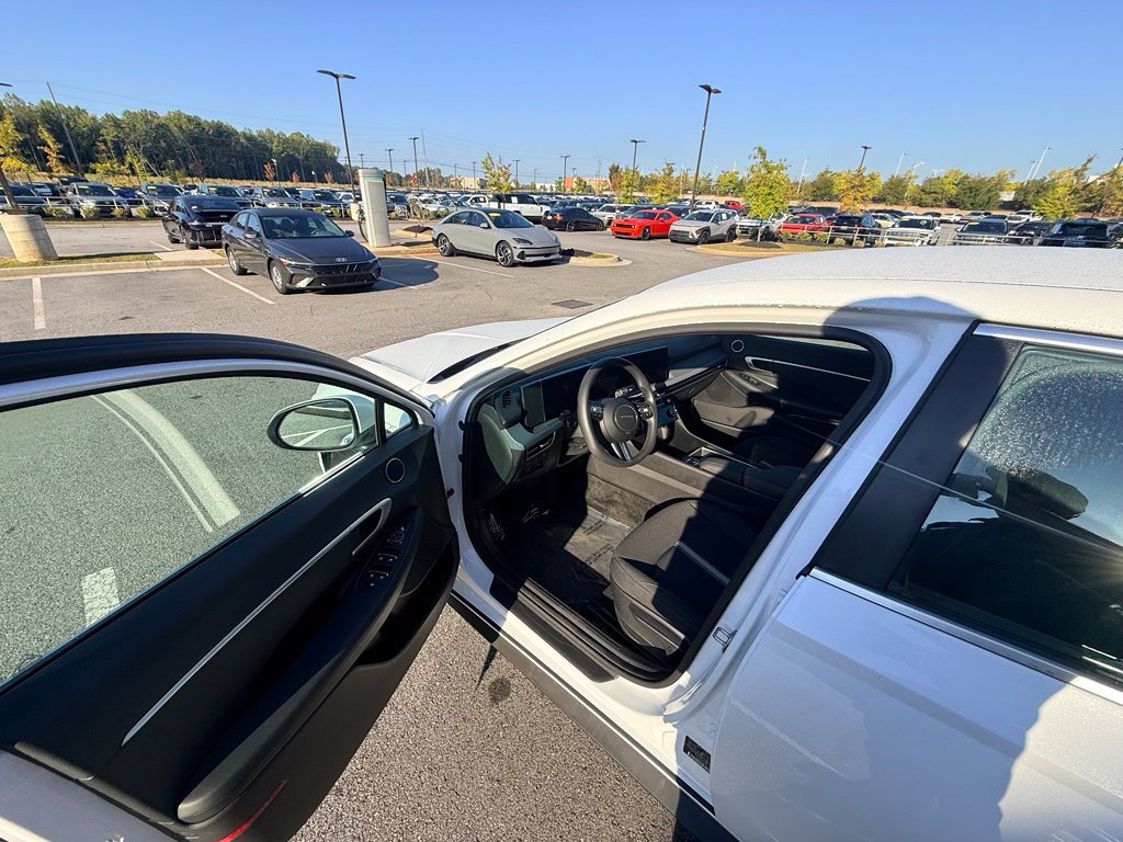 Used 2026 Hyundai Sonata Blue FWD image 4