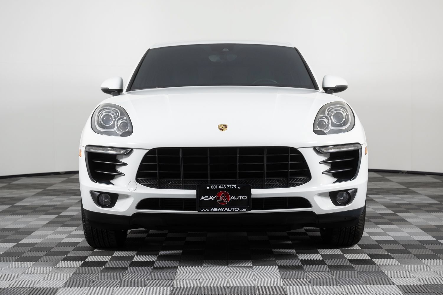 Used 2018 Porsche Macan AWD/4WD image 11