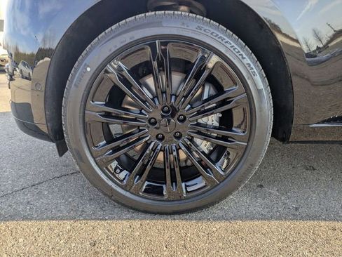 New 2026 Land Rover Range Rover SE image 21