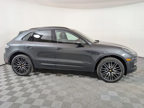 Certified 2026 Porsche Macan AWD/4WD image 9