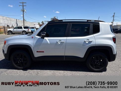 Used 2018 Jeep Renegade Trailhawk AWD/4WD image 4