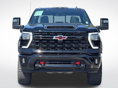 Used 2025 Chevrolet Silverado 2500 ZR2 w/ Technology Package AWD/4WD image 8