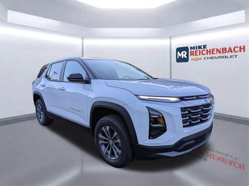 New 2026 Chevrolet Equinox LT w/ Convenience Package II image 2