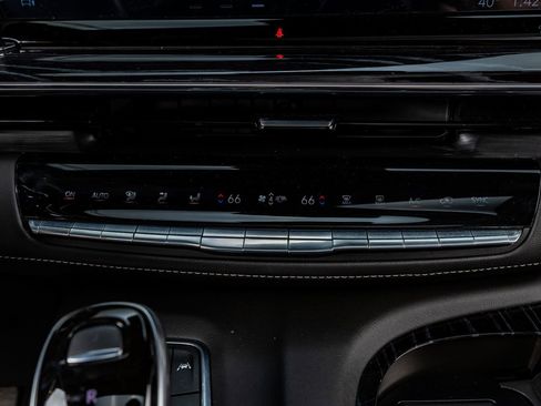 Used 2021 Cadillac Escalade Sport w/ Driver Assist Tech Package image 23