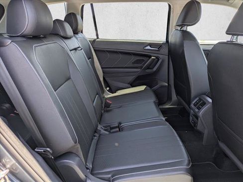Used 2023 Volkswagen Tiguan SE FWD image 18