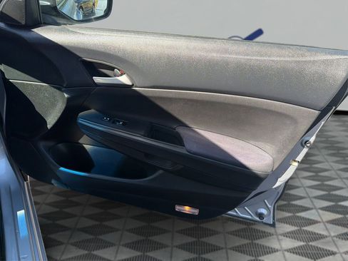 Used 2010 Honda Accord LX-P image 24