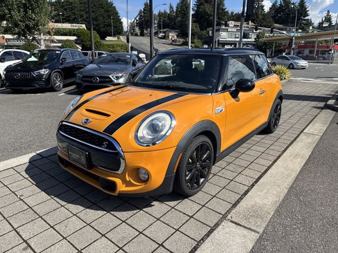 Used 2015 MINI Cooper S FWD image 1