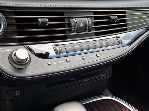 Used 2018 Lexus LS 500 AWD w/ Interior Upgrade Package image 17
