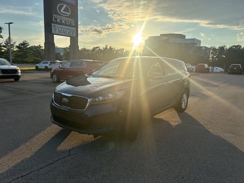 Used 2019 Kia Sorento FWD V6 image 13
