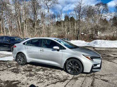 Used 2024 Toyota Corolla SE image 11