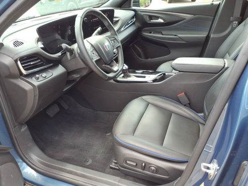 Used 2024 Buick Envista Sport Touring w/ Convenience I Package FWD image 11