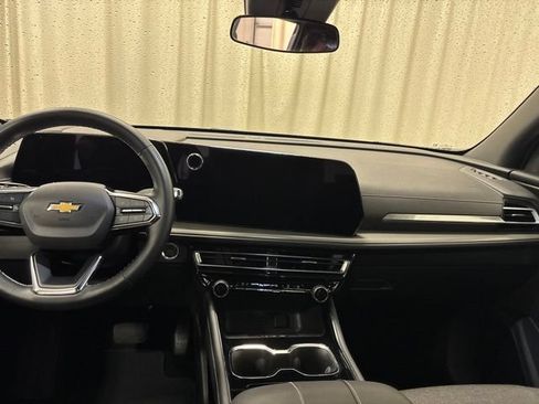 Used 2026 Chevrolet Traverse LT FWD image 18