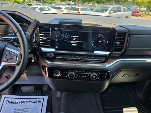 Used 2023 Chevrolet Silverado 1500 LT AWD/4WD image 17